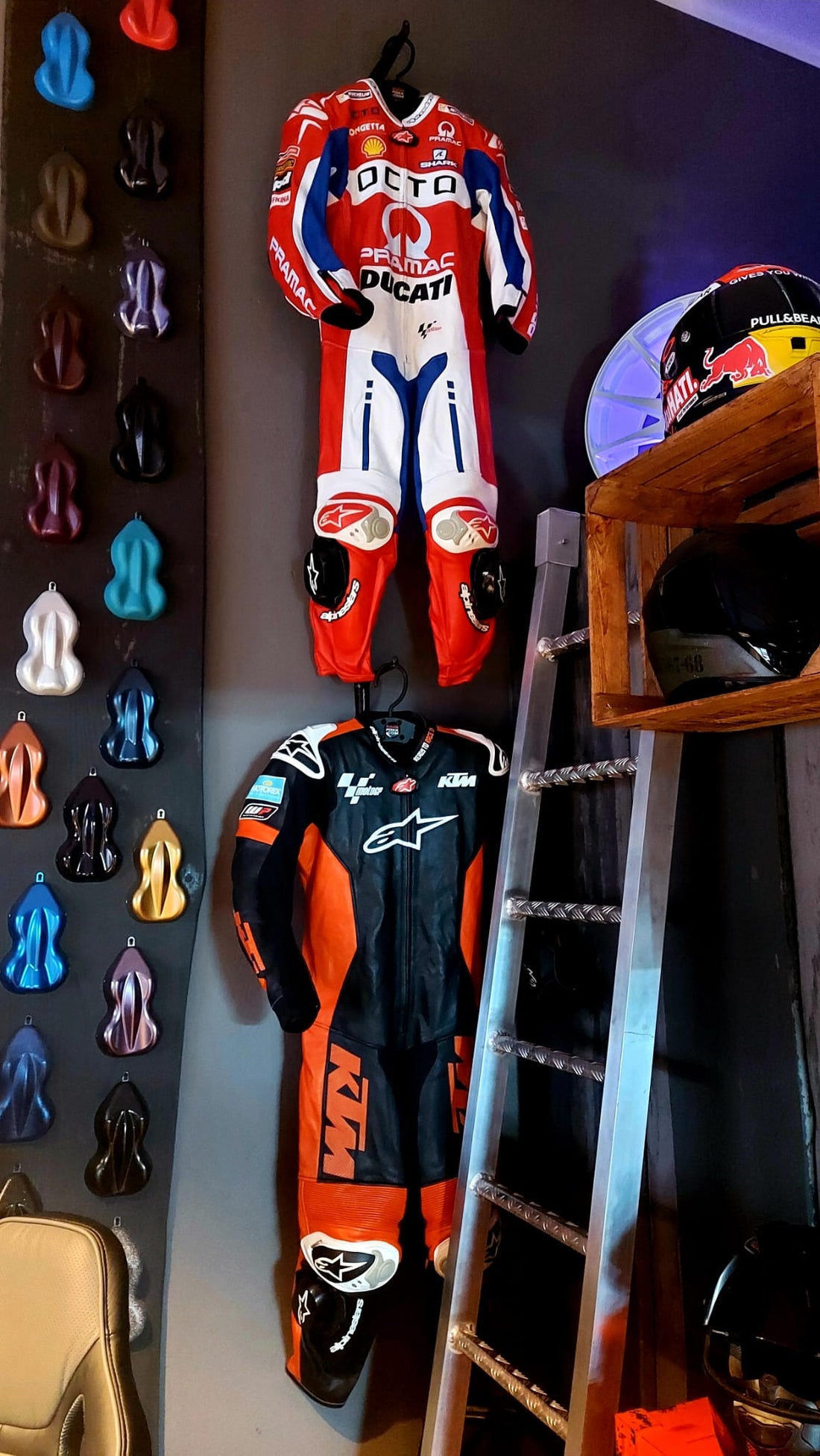 Features In Modern Motorcycle Racing Suits